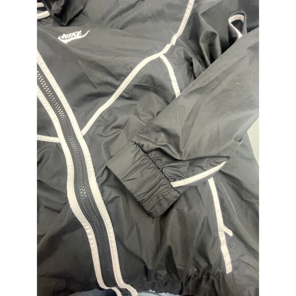 Nike Light Vented Zip Jacket Black Womens M Windbreaker With Zippered Pockets - Picture 16 of 16